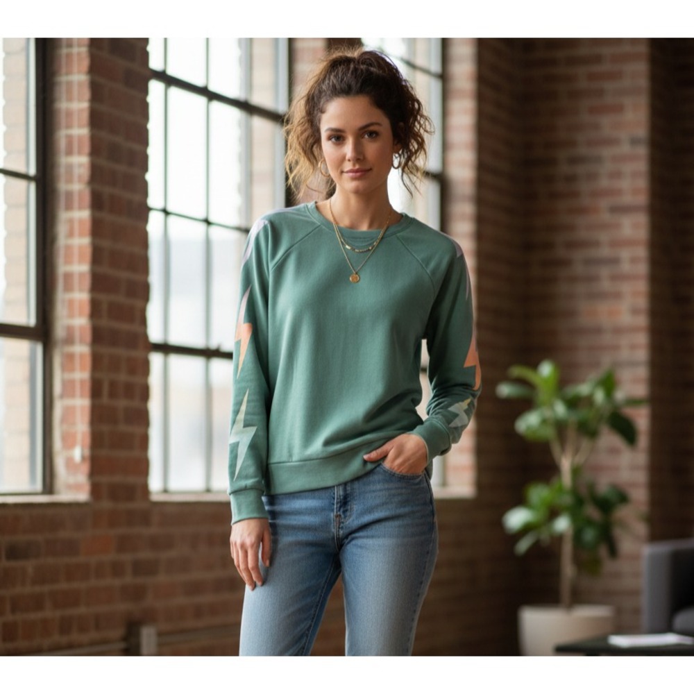 PJ Salvage Women's XS Green Round-Neck‎ Long-Sleeve Lightning Bolt Print Sweater